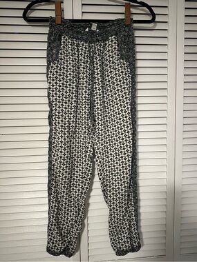 American Eagle Outfitters Black/White/Blue Printed Jogger Pants